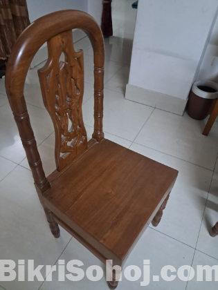 ৬ ফুট × ৩ ফুট ৪ ইঞ্চি ব্যবহৃত সেগুন কাঠের ডাইনিং টেবিল।